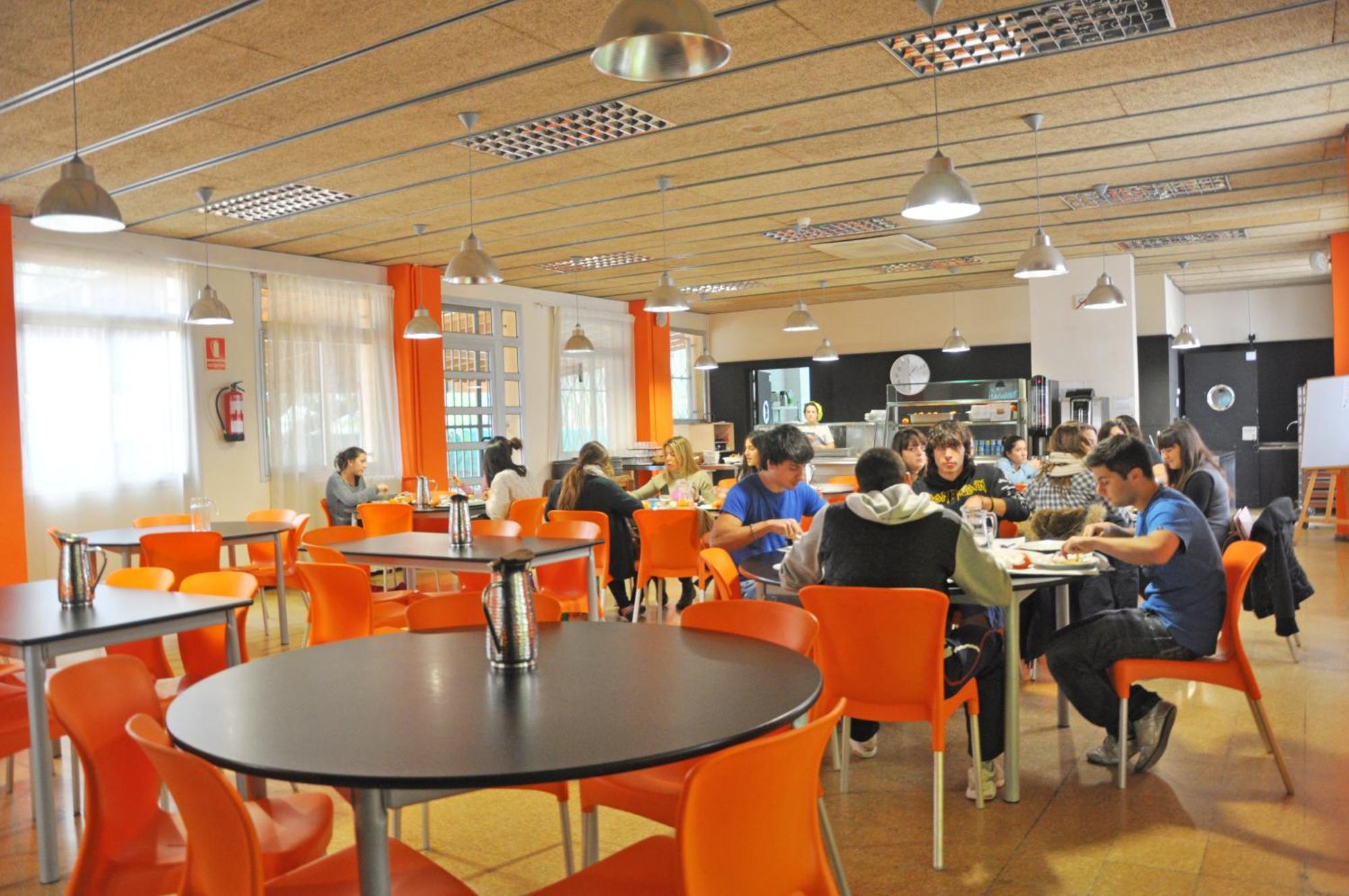 Residencia Universitaria Resa Sant Jordi Auberge de jeunesse *