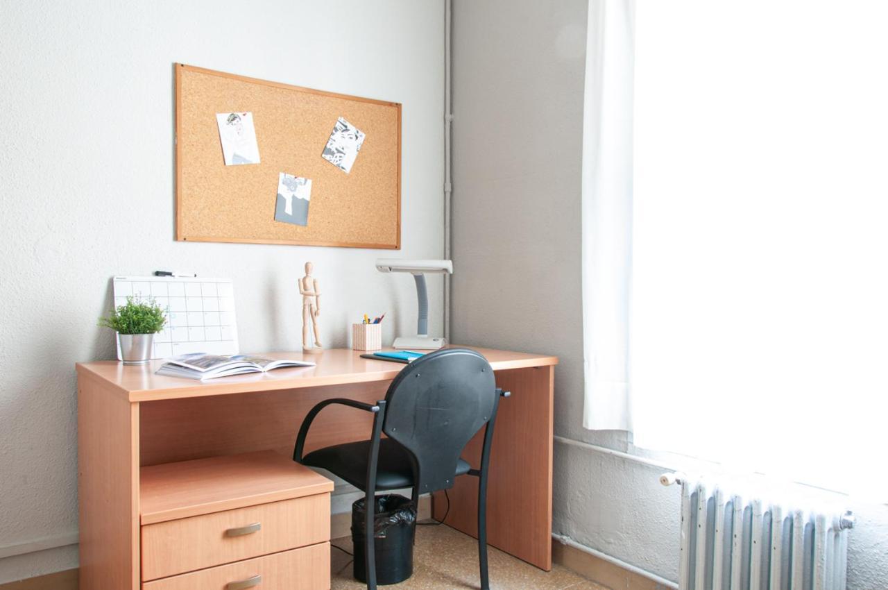 Residencia Universitaria Resa Sant Jordi Auberge de jeunesse *